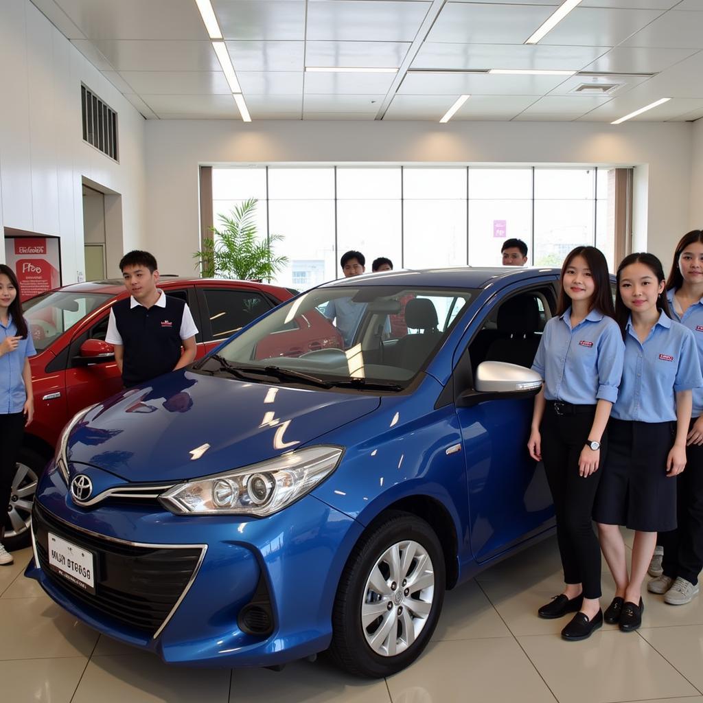 Học sinh Gia Định tham quan Toyota Trường Chinh