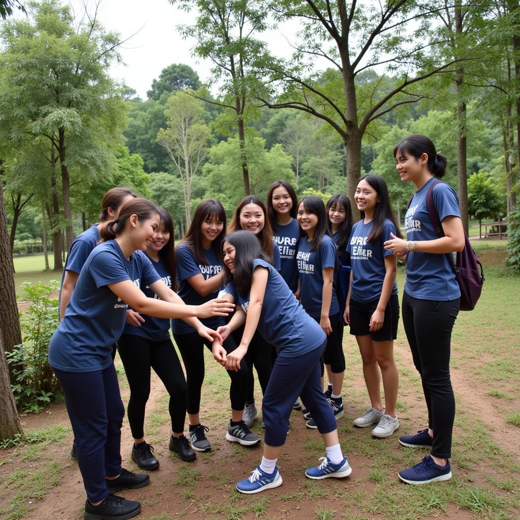 Học sinh Gia Định tham gia hoạt động team building tại hội trại Trường Sơn