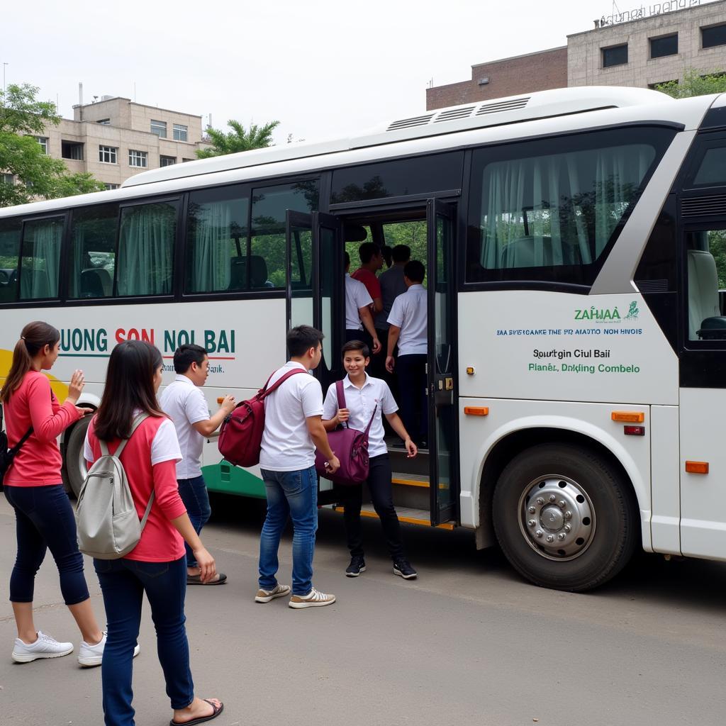 Xe Trường Sơn Nội Bài đón học sinh Gia Định